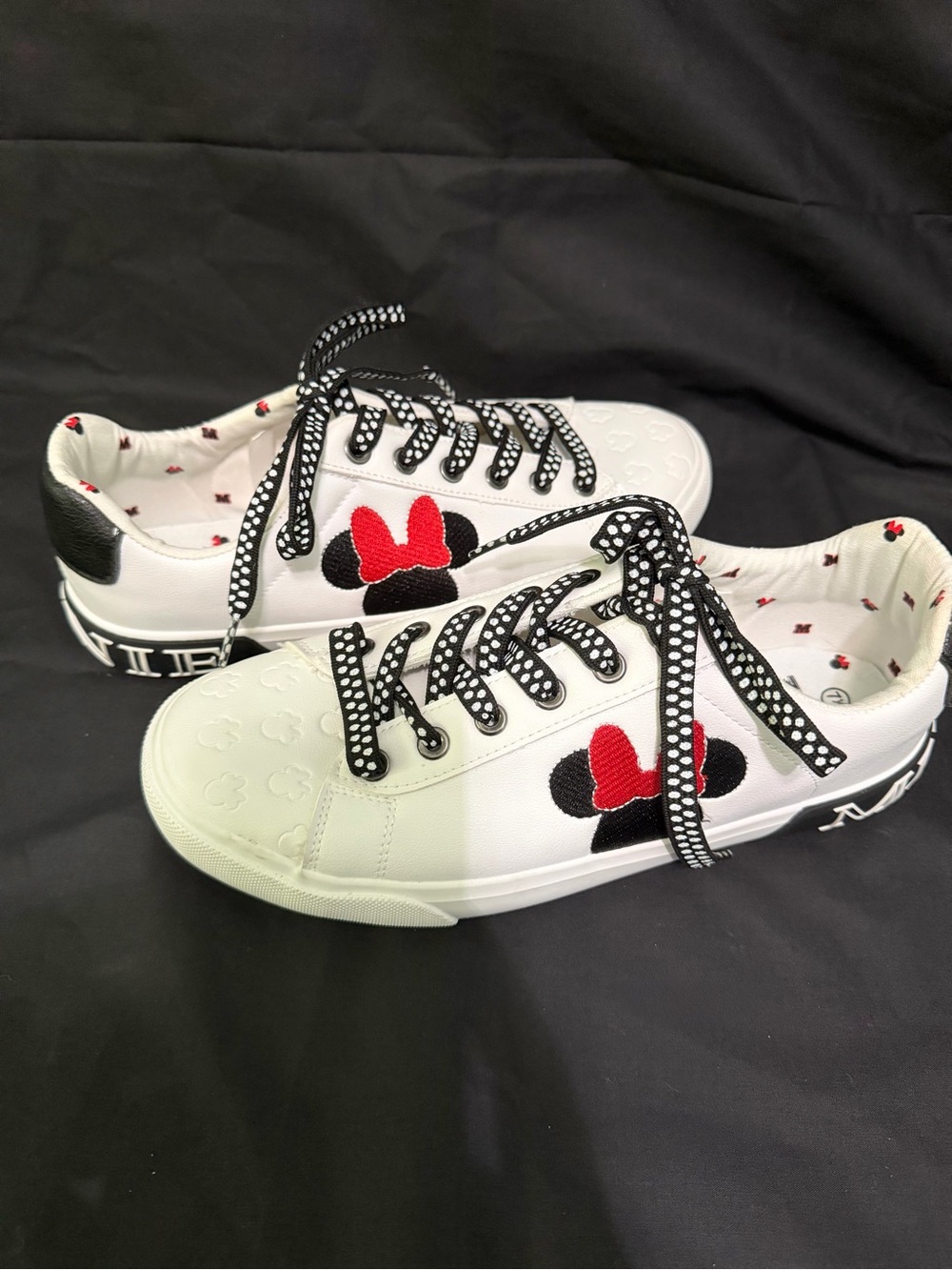 Ground Up Disney Minnie Mouse Women's Low-Top Court Sneakers - Sz 7 1/2